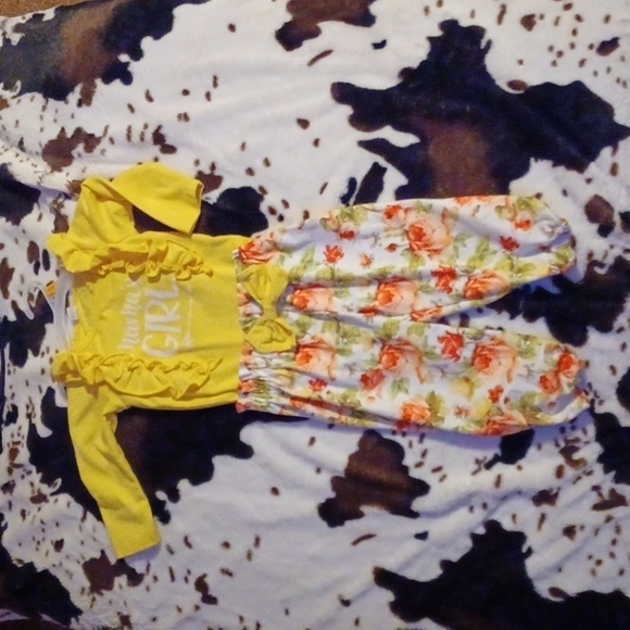 MOMMAS GIRL,  YELLOW SIZE 100, EQUAL TO 3T, WITH CUTE FLORAL PAN… - Picture 1 of 7